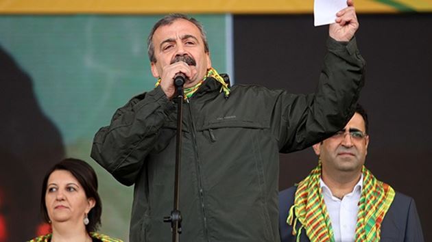 Diyarbakır’daki Nevruz kutlamalarında Öcalan’ın mektubu okundu