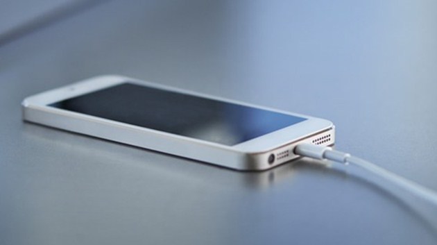 Telefonlar 1 dakikada şarj olabilecek batarya geliştirildi