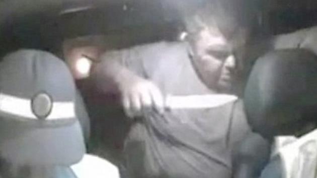 Polis otosunda dehşet anları!