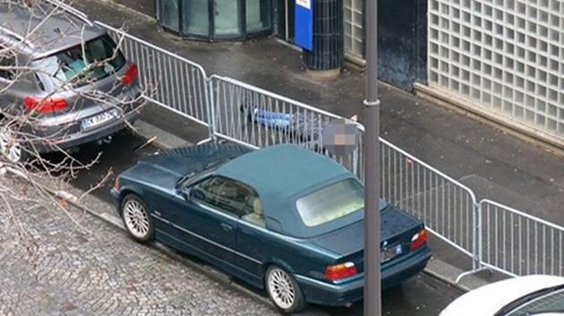 Paris’te polis merkezine saldırı!