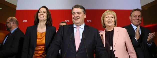 Sosyal Demokrat Parti Genel Başkanı Sigmar Gabriel Rheinland-Pfalz'daki seçim başarısından sonra basın toplantısı düzenledi. 