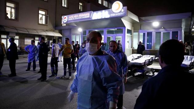 Hastane önünde endişeli bekleyiş!