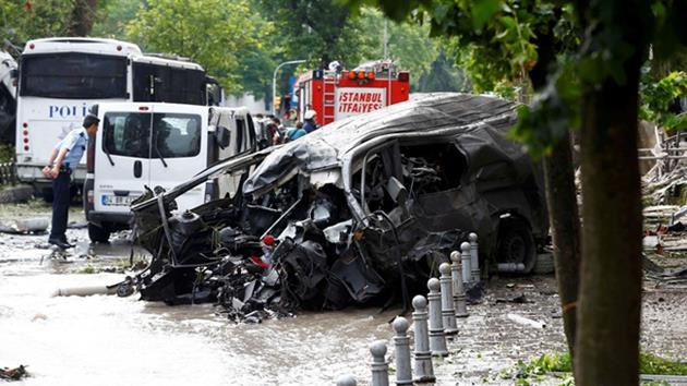 İstanbul Vezneciler’de polise saldırı: 7 polis şehit, 4 sivil hayatını kaybetti