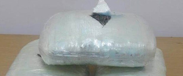 64 yaşındaki kadın 12 kilo esrarla yakalandı