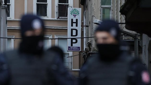 İstanbul ve Adana’da HDP’ye terör operasyonu
